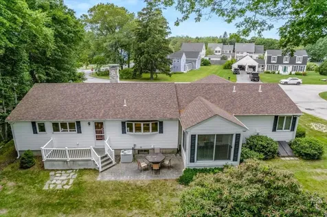 2 Presidential Circle Hampton NH 03842