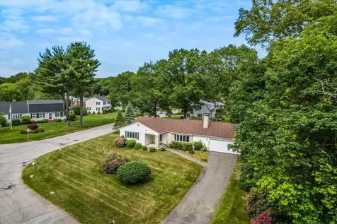 2 Presidential Circle Hampton NH 03842