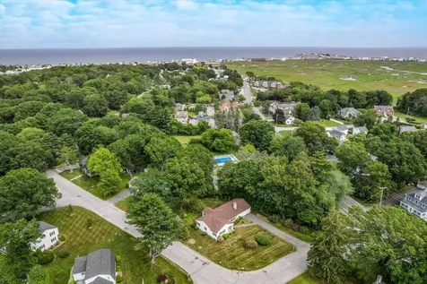 2 Presidential Circle Hampton NH 03842