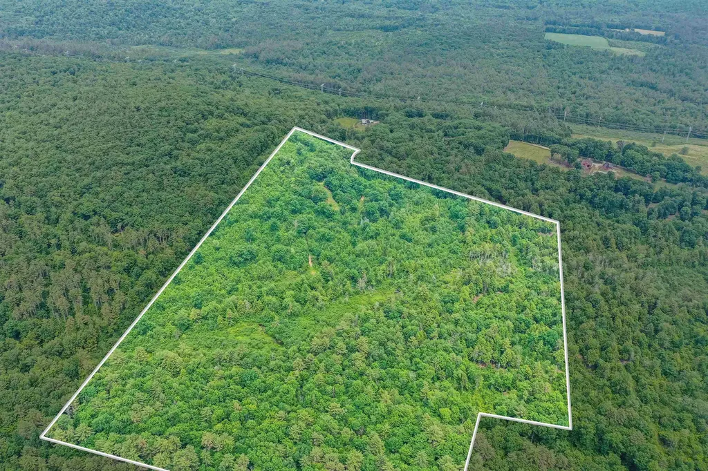 231 Mutton Road Webster NH 03303