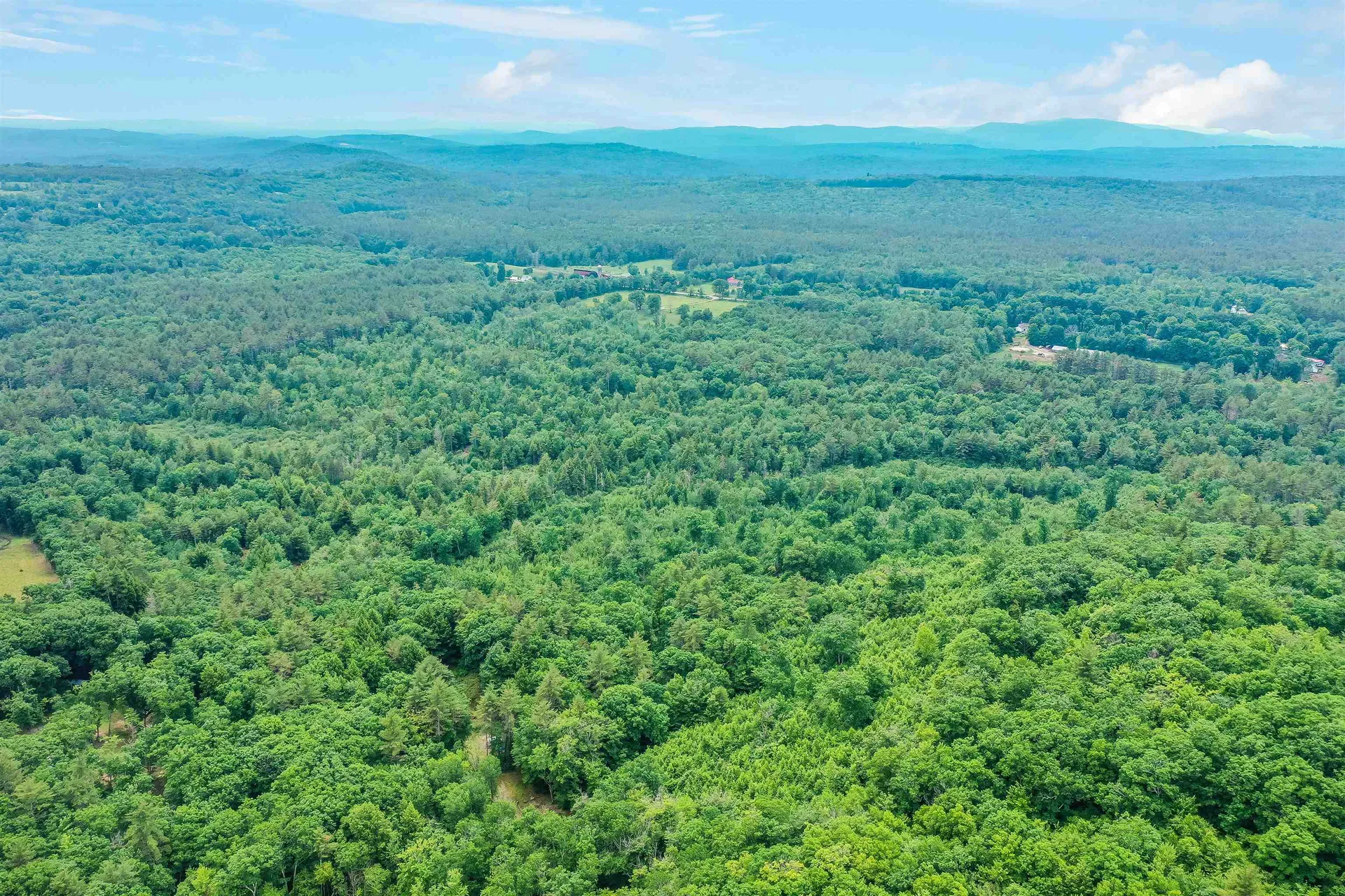 231 Mutton Road Webster NH 03303