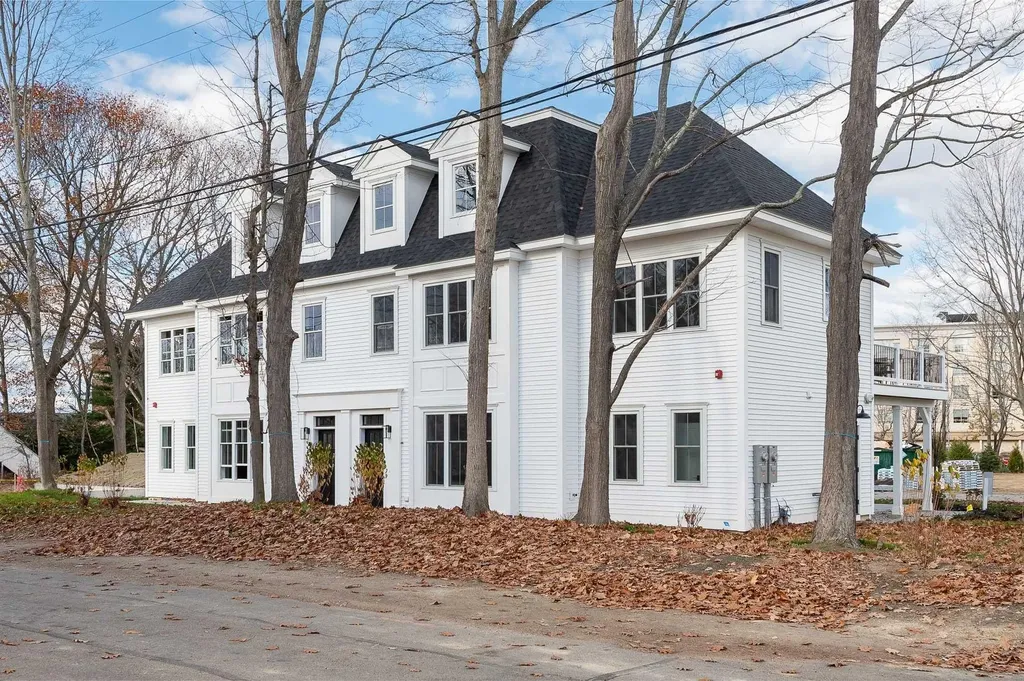 #4 Woodbury Reserve Portsmouth NH 03801