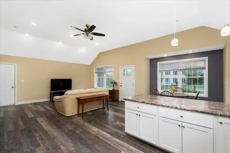 5 Rolling Hills Drive Tilton NH 03276