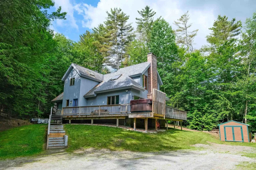 26 Country Crossing Ludlow VT 05149