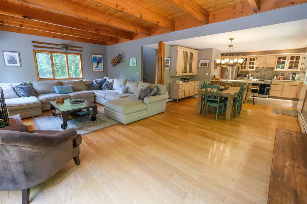 26 Country Crossing Ludlow VT 05149