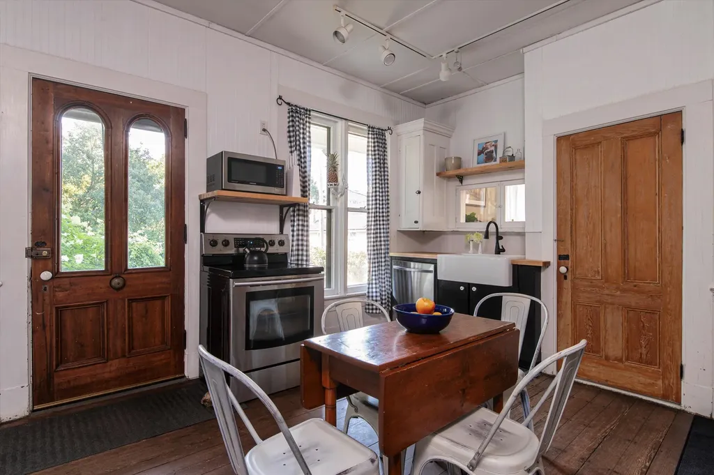 534 Elm Street Chester VT 05143