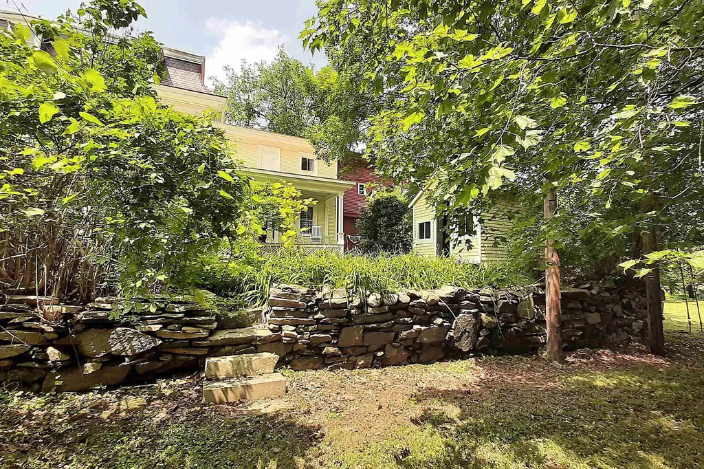 534 Elm Street Chester VT 05143