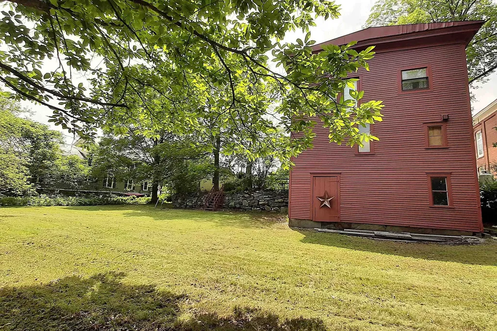 534 Elm Street Chester VT 05143