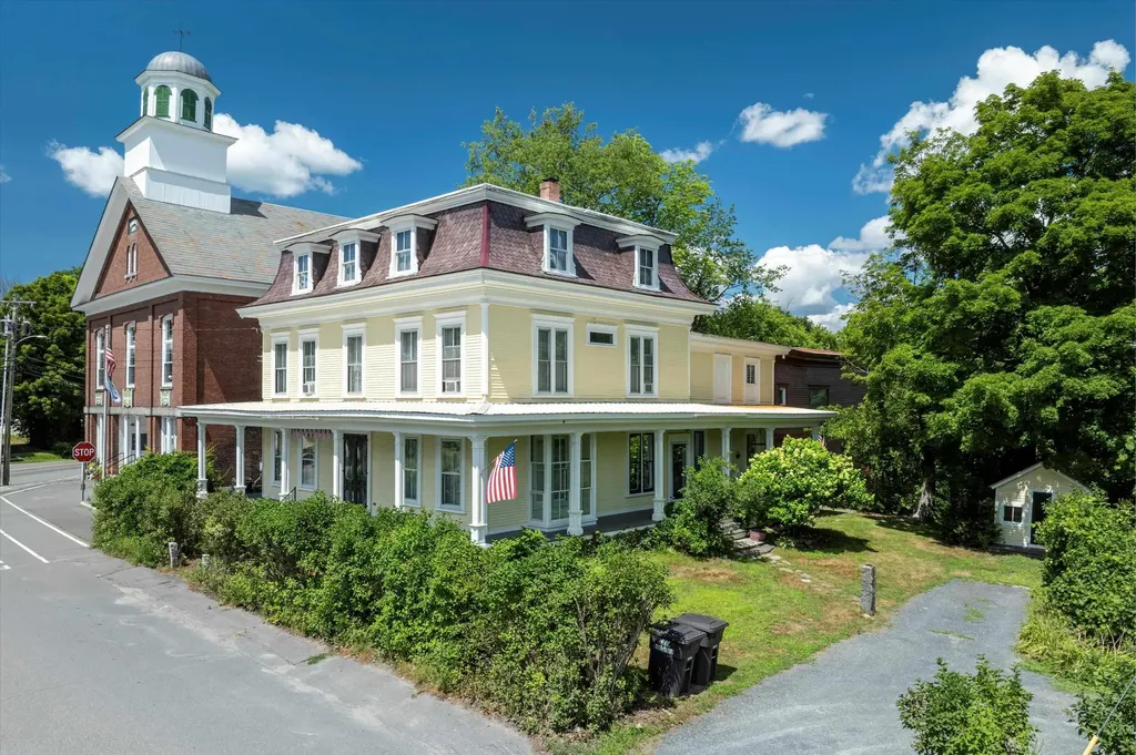 534 Elm Street Chester VT 05143