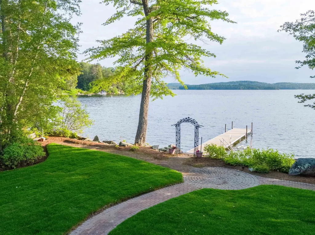 18 Black Cat Island Road Moultonborough NH 03254