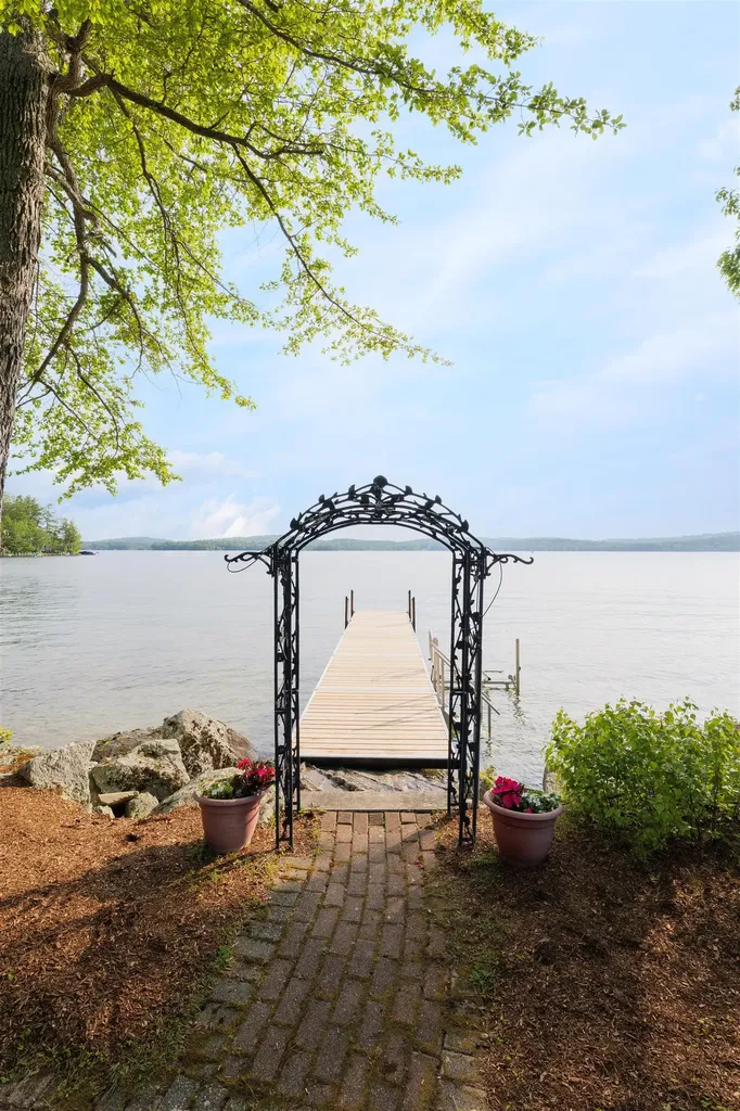 18 Black Cat Island Road Moultonborough NH 03254