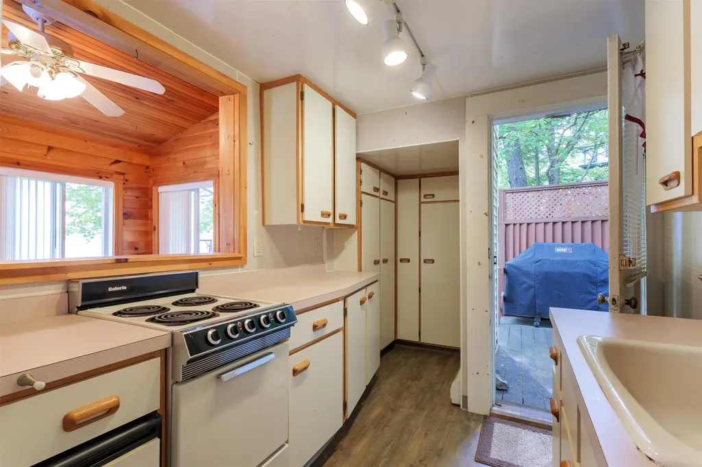 18 Black Cat Island Road Moultonborough NH 03254