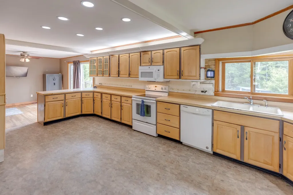 6 Goodbout Road Lincoln NH 03251