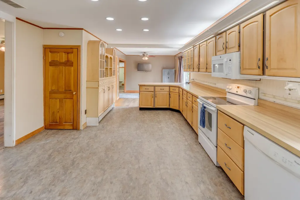 6 Goodbout Road Lincoln NH 03251