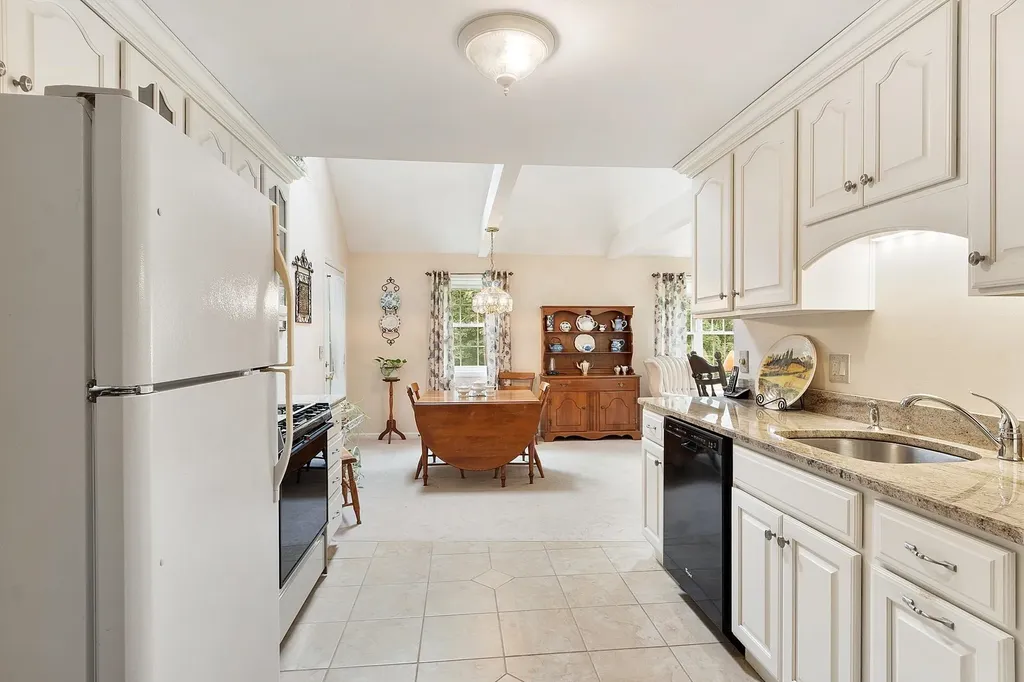 3 Chandler Drive Atkinson NH 03811