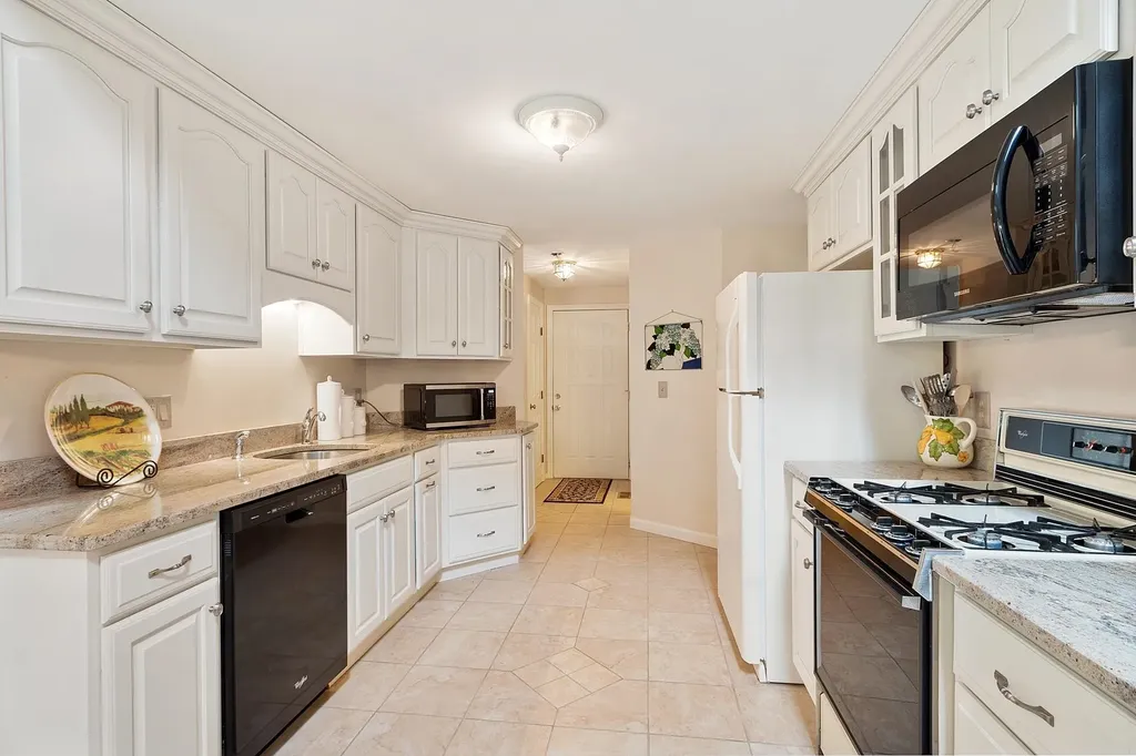 3 Chandler Drive Atkinson NH 03811