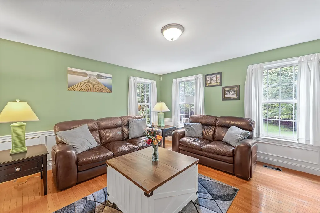 166 Brentwood Road Exeter NH 03833