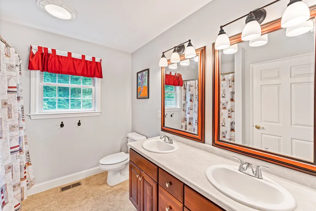 166 Brentwood Road Exeter NH 03833