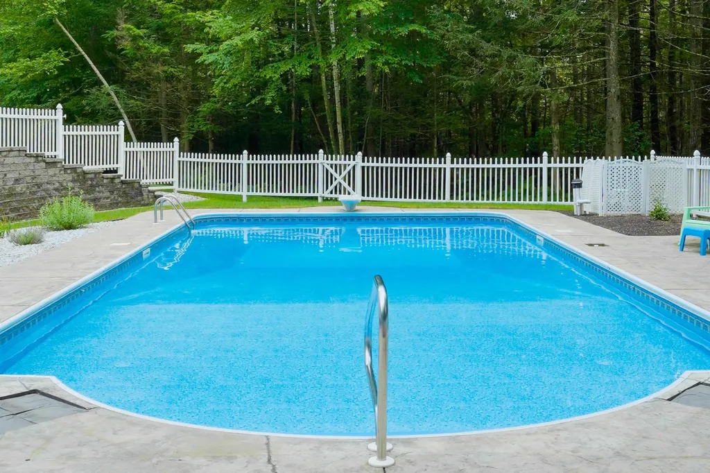 166 Brentwood Road Exeter NH 03833