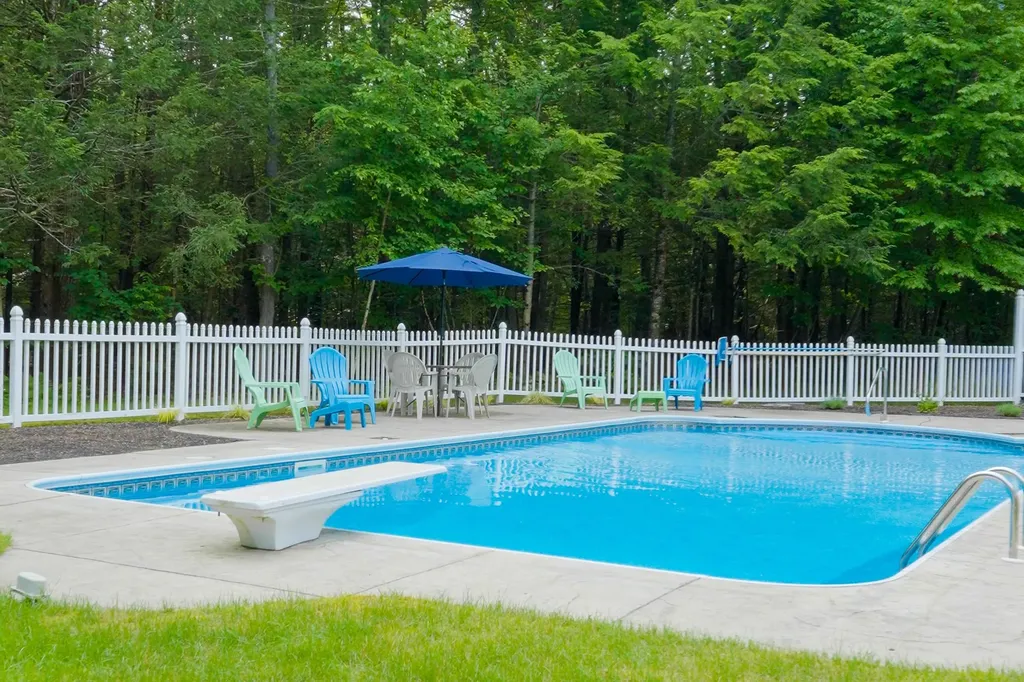 166 Brentwood Road Exeter NH 03833