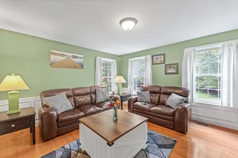 166 Brentwood Road Exeter NH 03833
