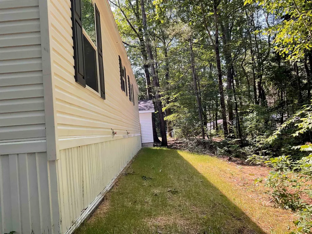 10 Granite Lane Wolfeboro NH 03894