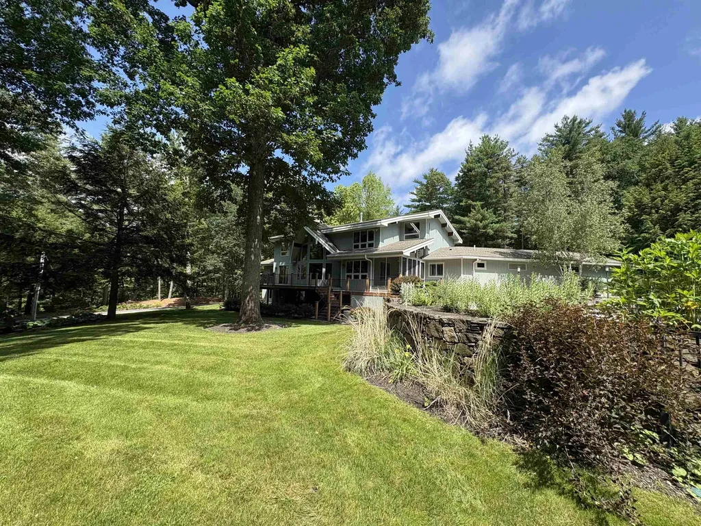 48 N Pepperell Road Hollis NH 03049