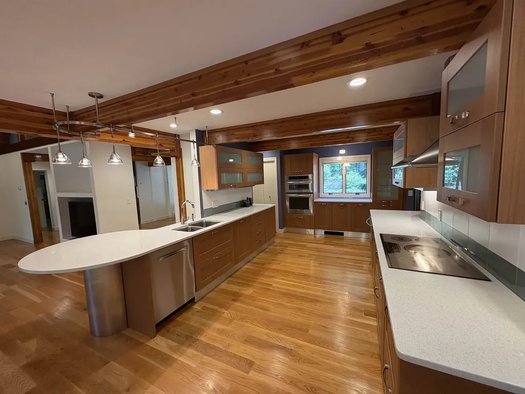 48 N Pepperell Road Hollis NH 03049