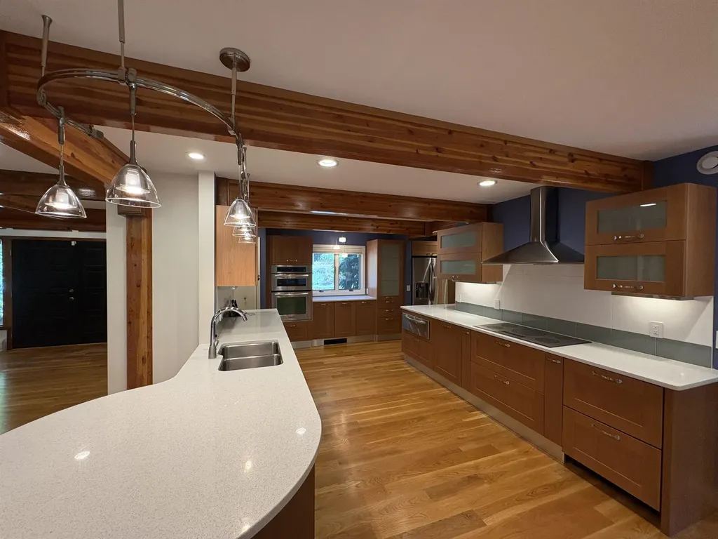 48 N Pepperell Road Hollis NH 03049