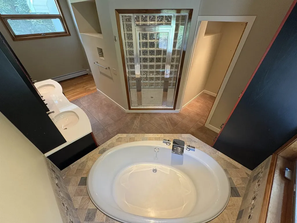 48 N Pepperell Road Hollis NH 03049
