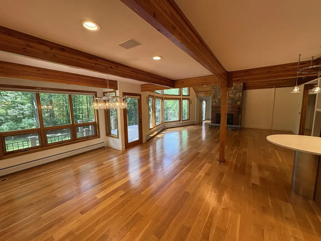 48 N Pepperell Road Hollis NH 03049