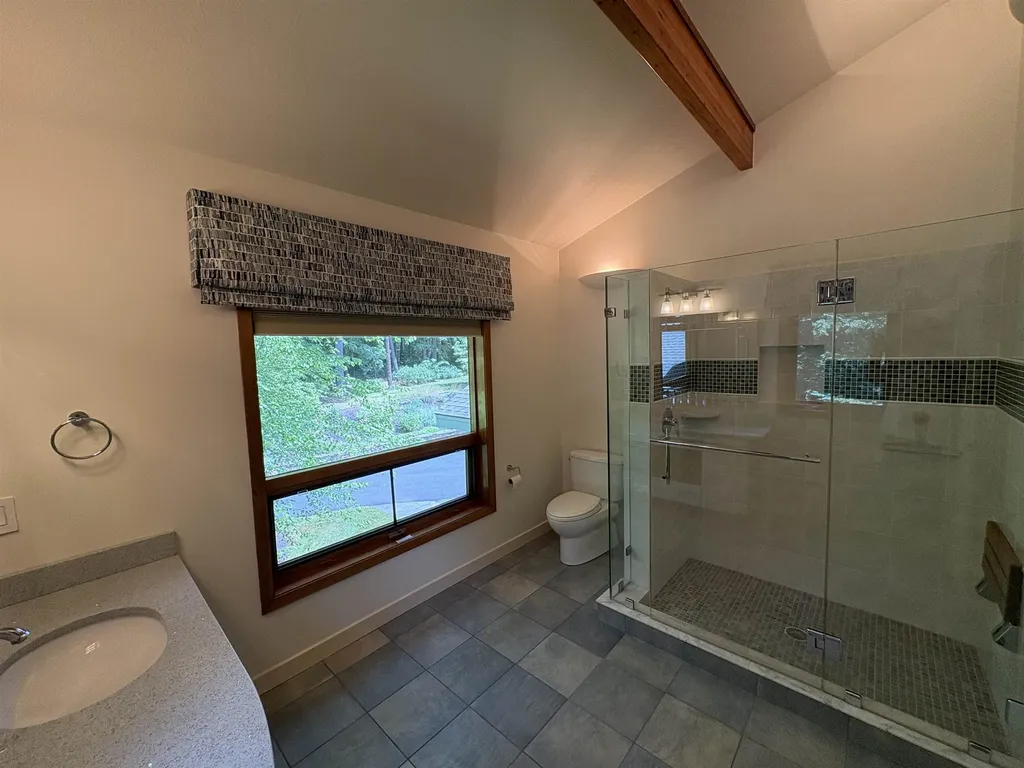 48 N Pepperell Road Hollis NH 03049