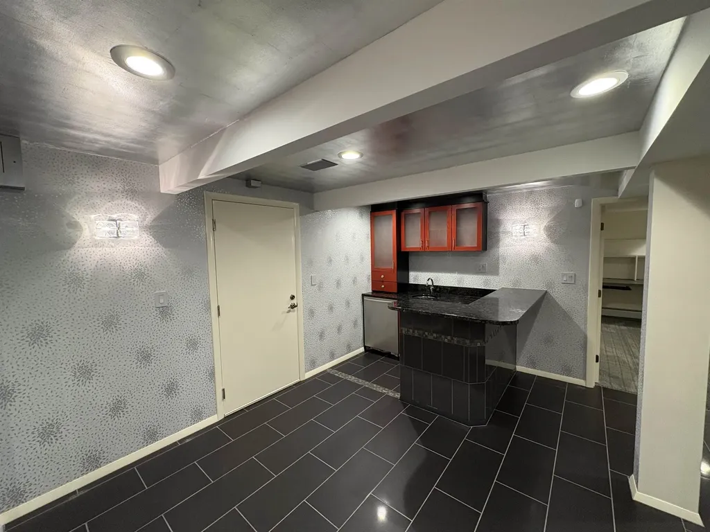48 N Pepperell Road Hollis NH 03049