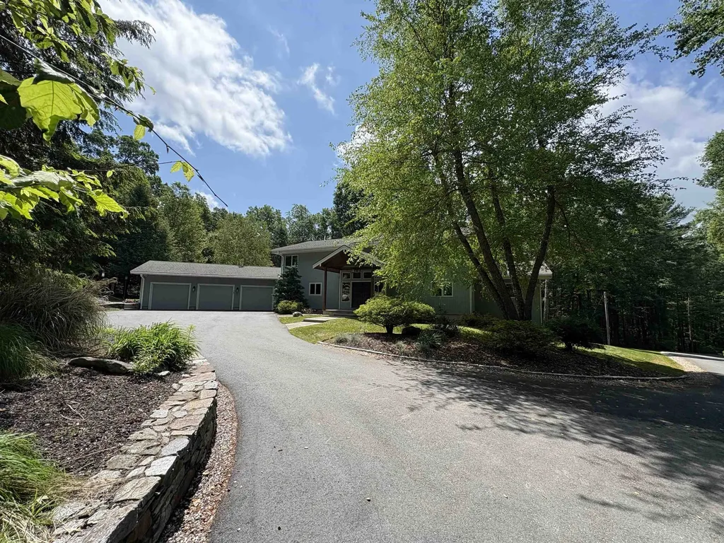 48 N Pepperell Road Hollis NH 03049