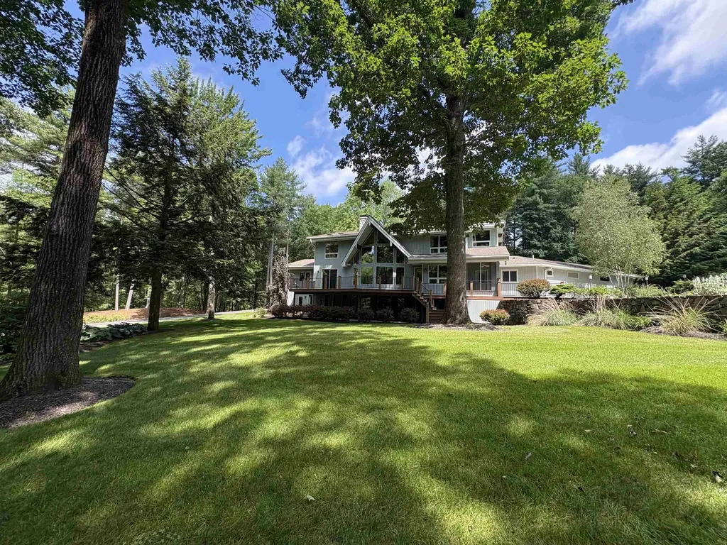 48 N Pepperell Road Hollis NH 03049