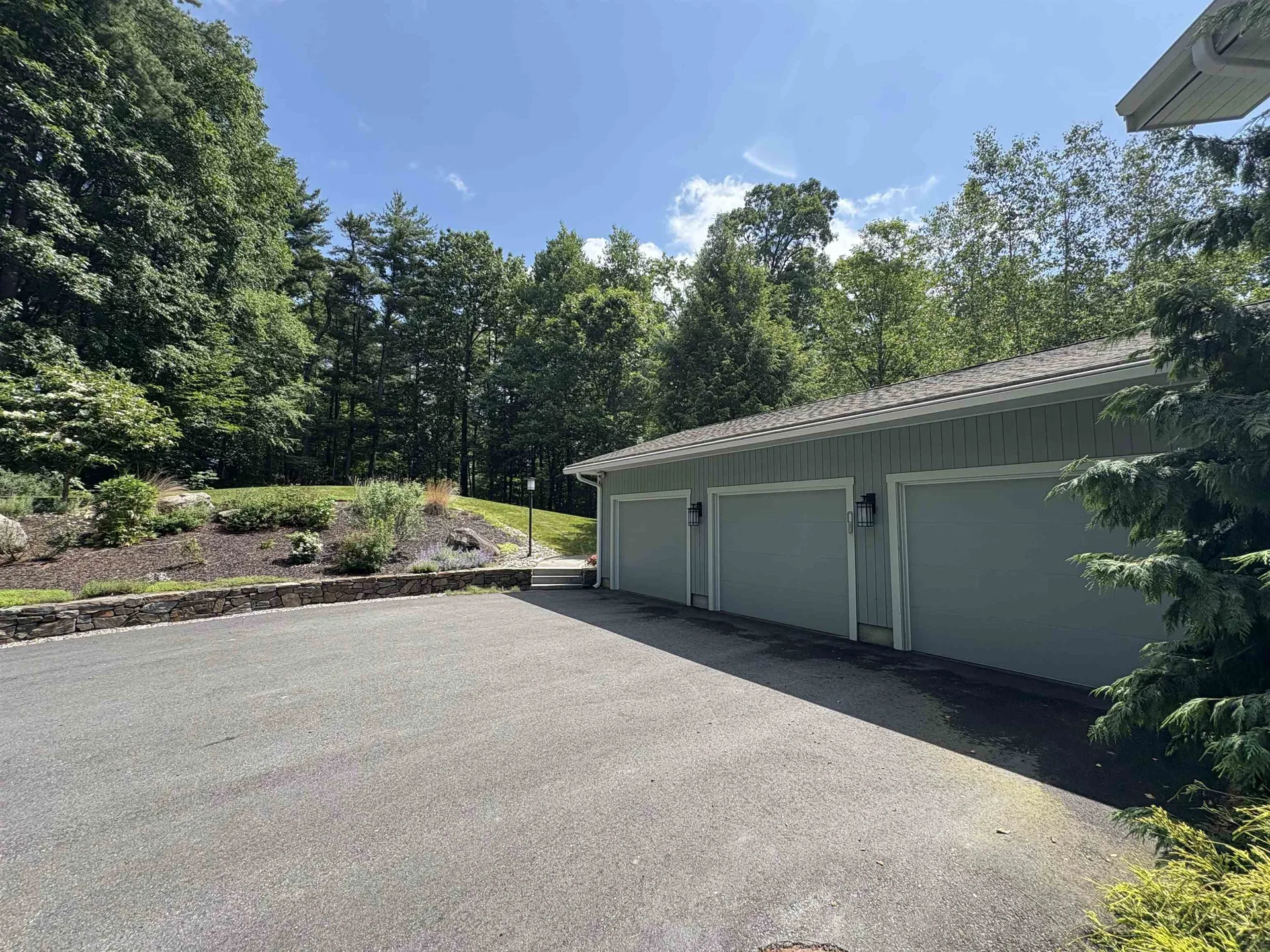 48 N Pepperell Road Hollis NH 03049