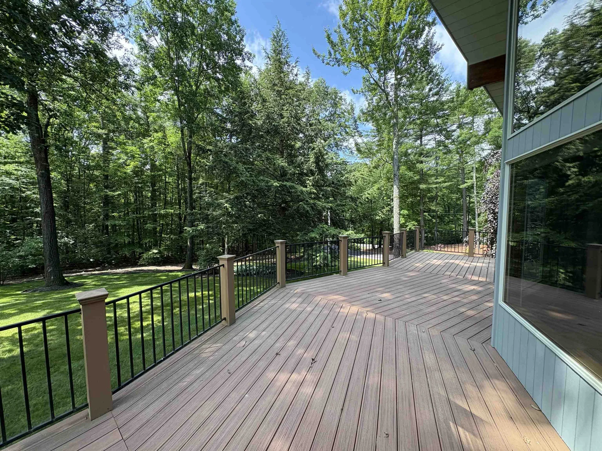 48 N Pepperell Road Hollis NH 03049