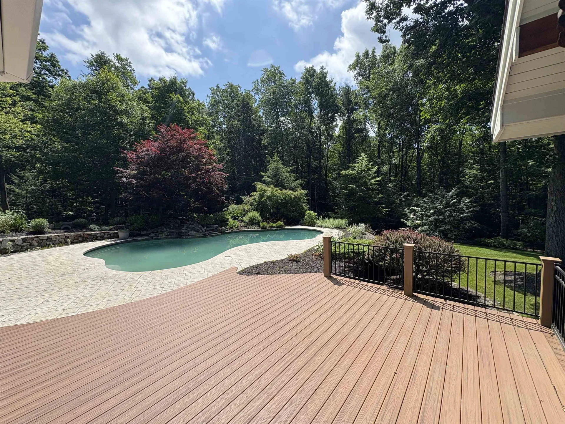 48 N Pepperell Road Hollis NH 03049