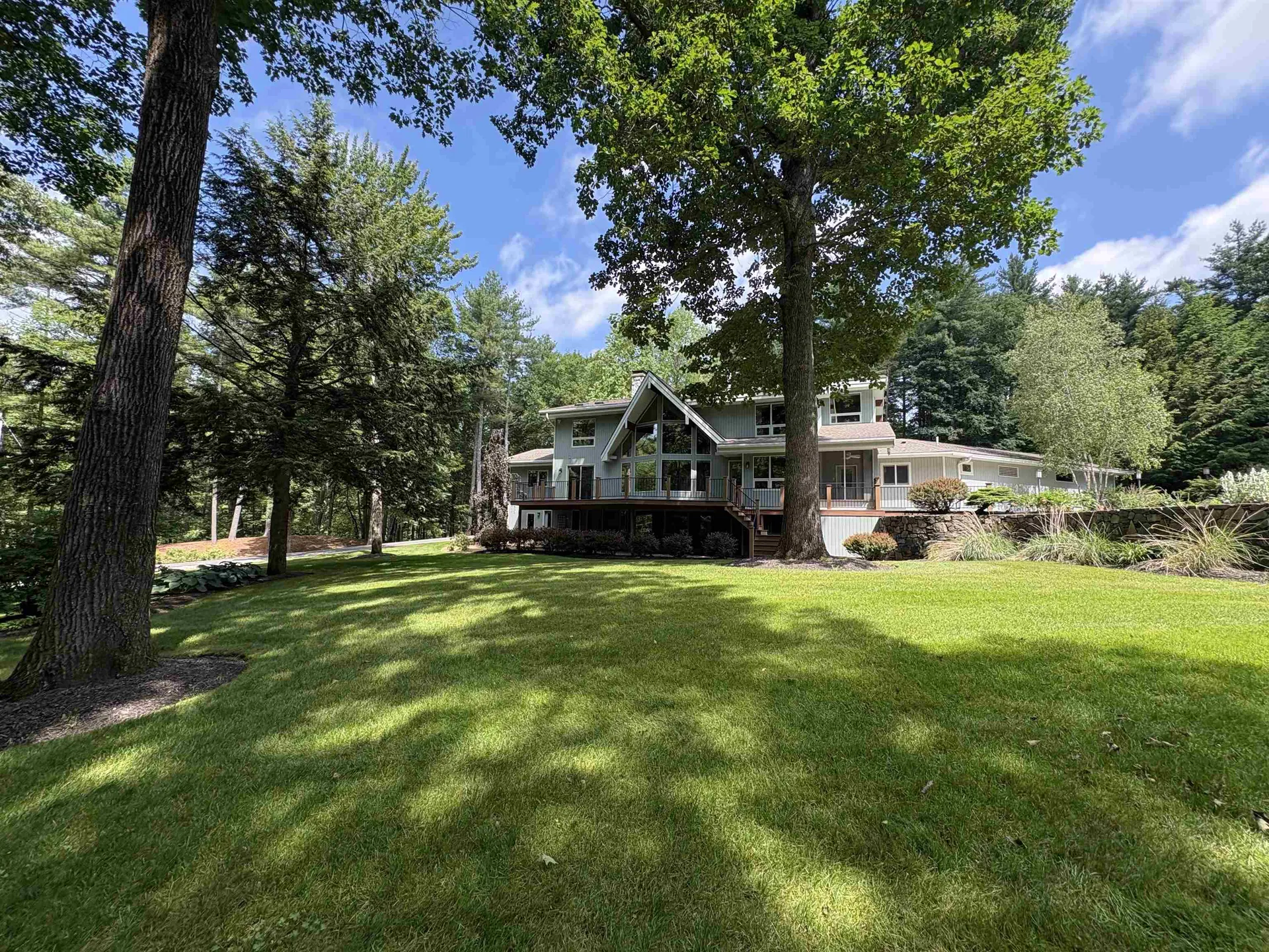 48 N Pepperell Road Hollis NH 03049