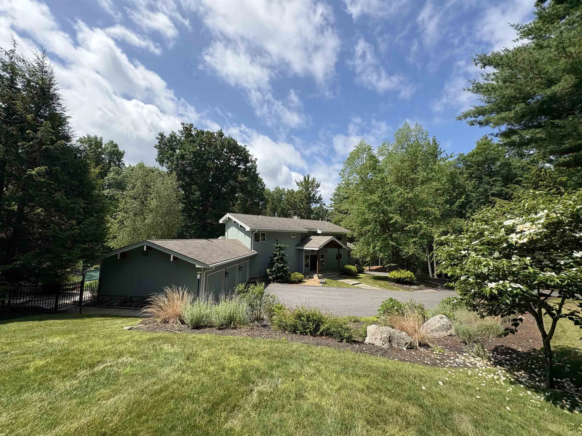 48 N Pepperell Road Hollis NH 03049