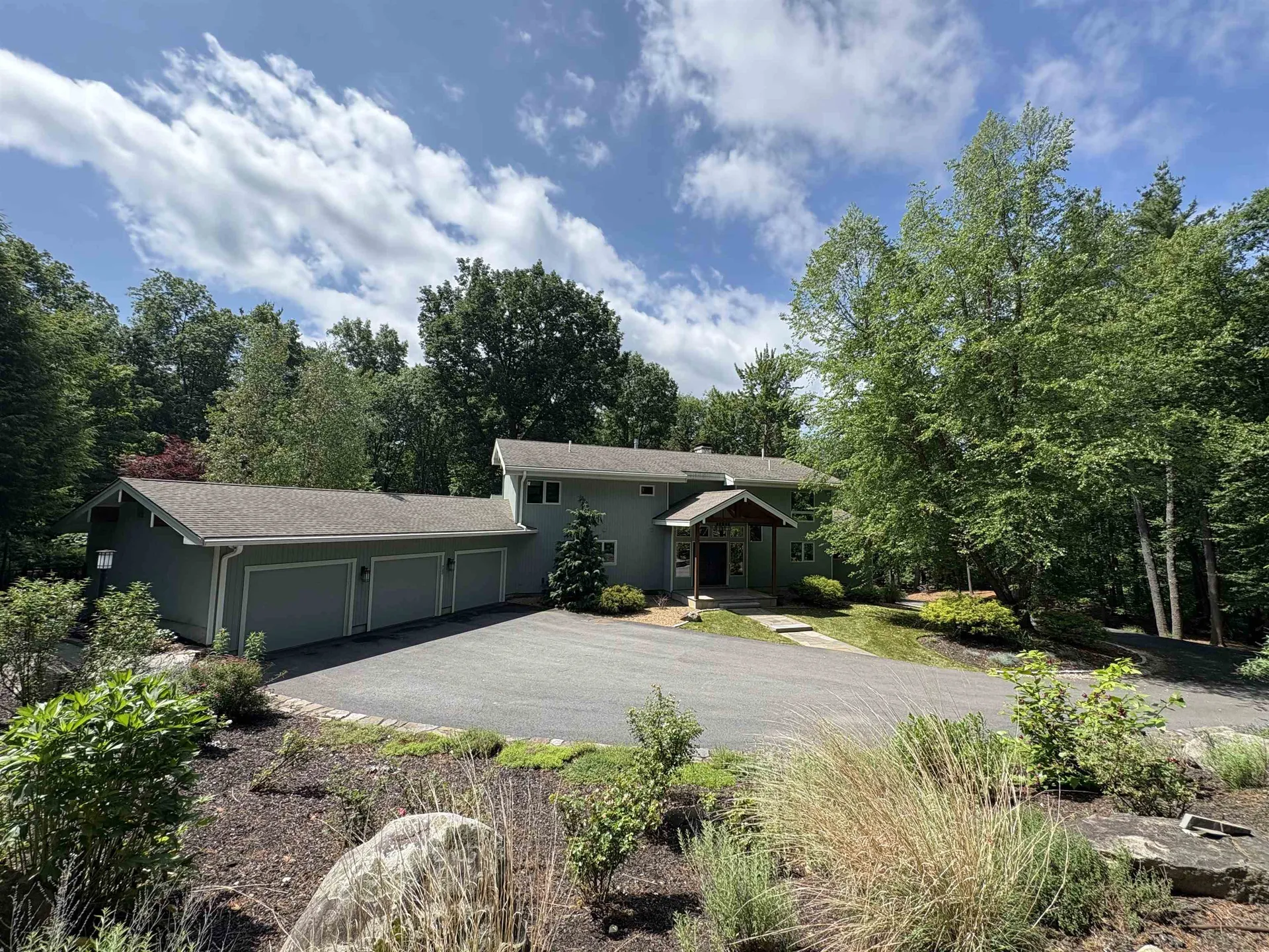 48 N Pepperell Road Hollis NH 03049