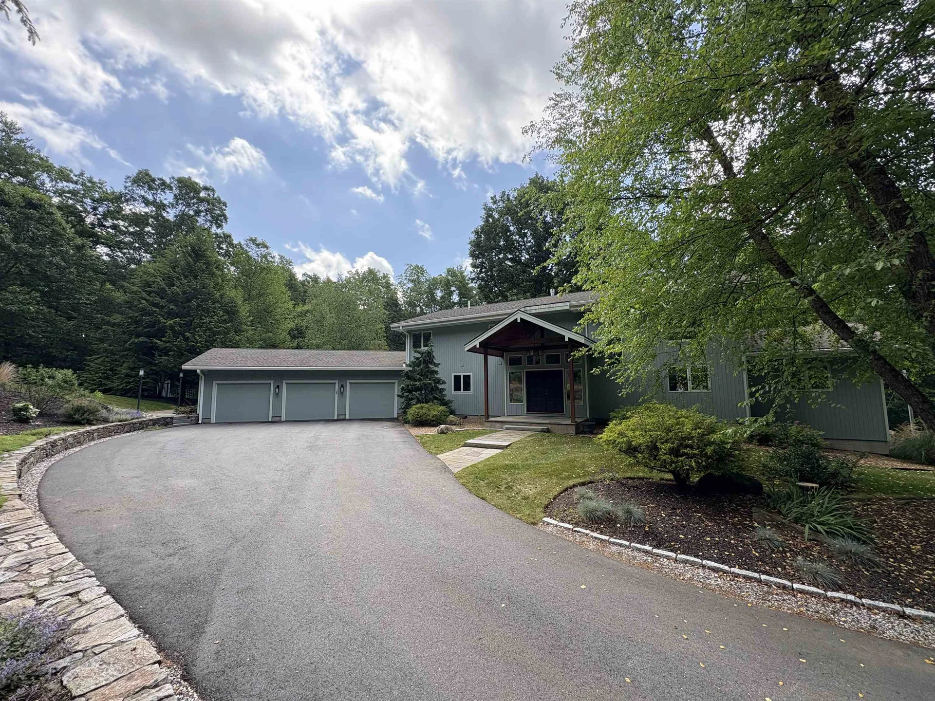 48 N Pepperell Road Hollis NH 03049