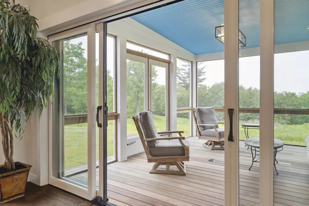 88 Stonehouse Road New London NH 03257