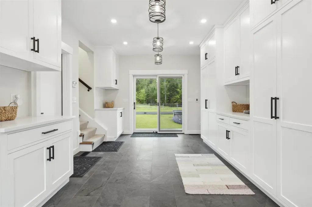 88 Stonehouse Road New London NH 03257