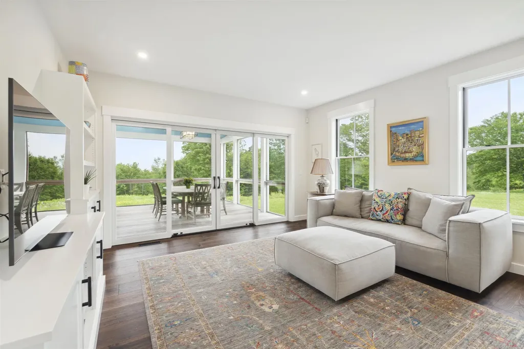 88 Stonehouse Road New London NH 03257