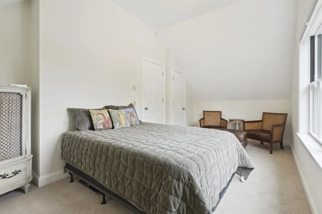 88 Stonehouse Road New London NH 03257