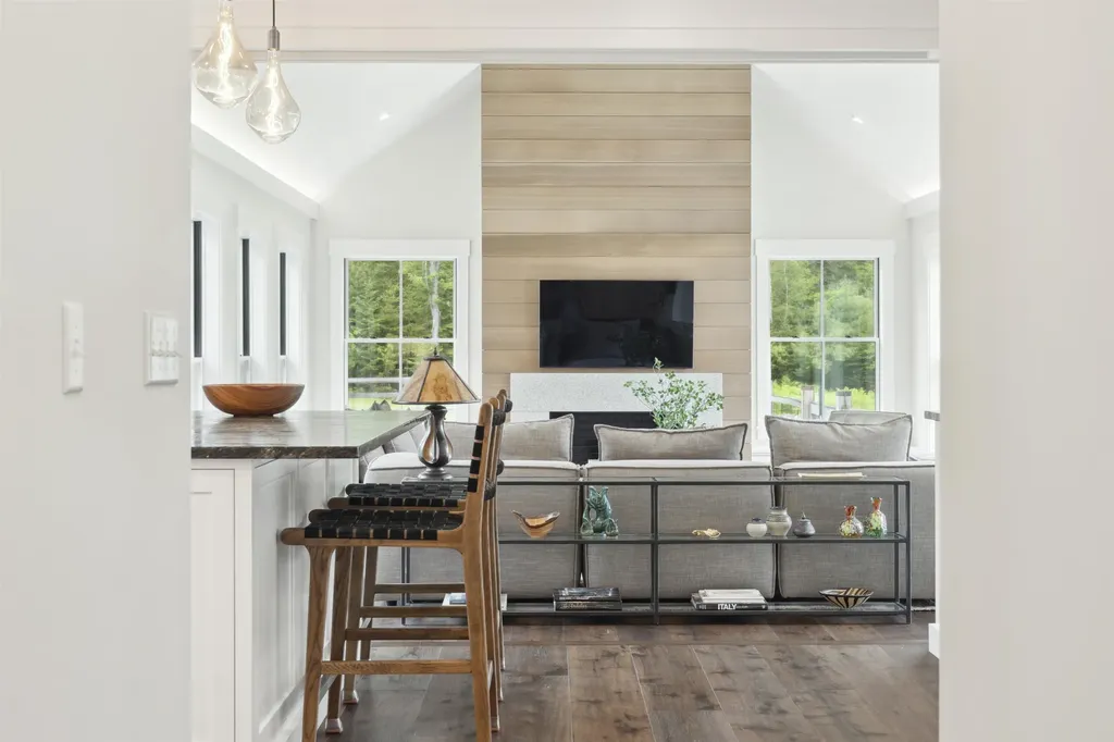 88 Stonehouse Road New London NH 03257