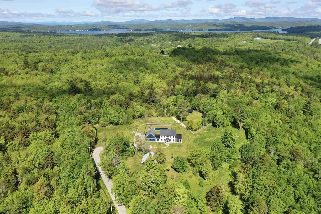 88 Stonehouse Road New London NH 03257