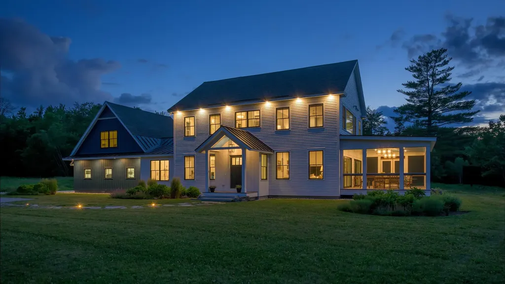 88 Stonehouse Road New London NH 03257