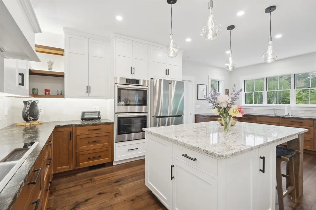 88 Stonehouse Road New London NH 03257